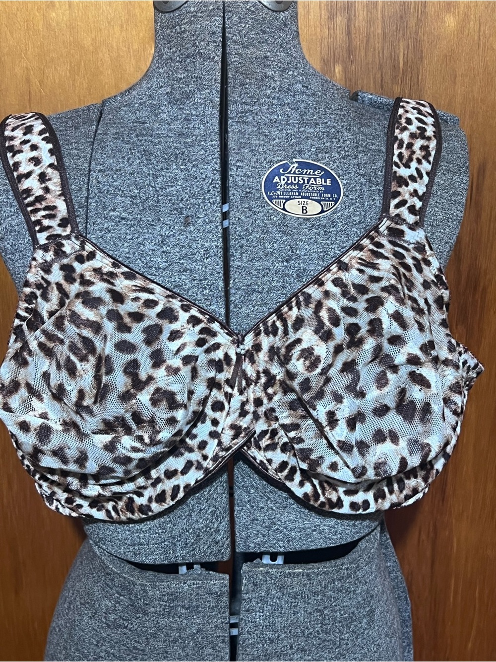 Wacoal Underwire Lightly Lined Bra Brown Animal Print Size 42D